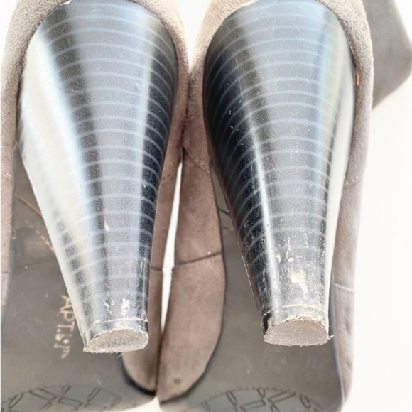 APT 9 Dede Gray Faux Suede Bow Tie Ankle Heeled Boots - Picture 6 of 11